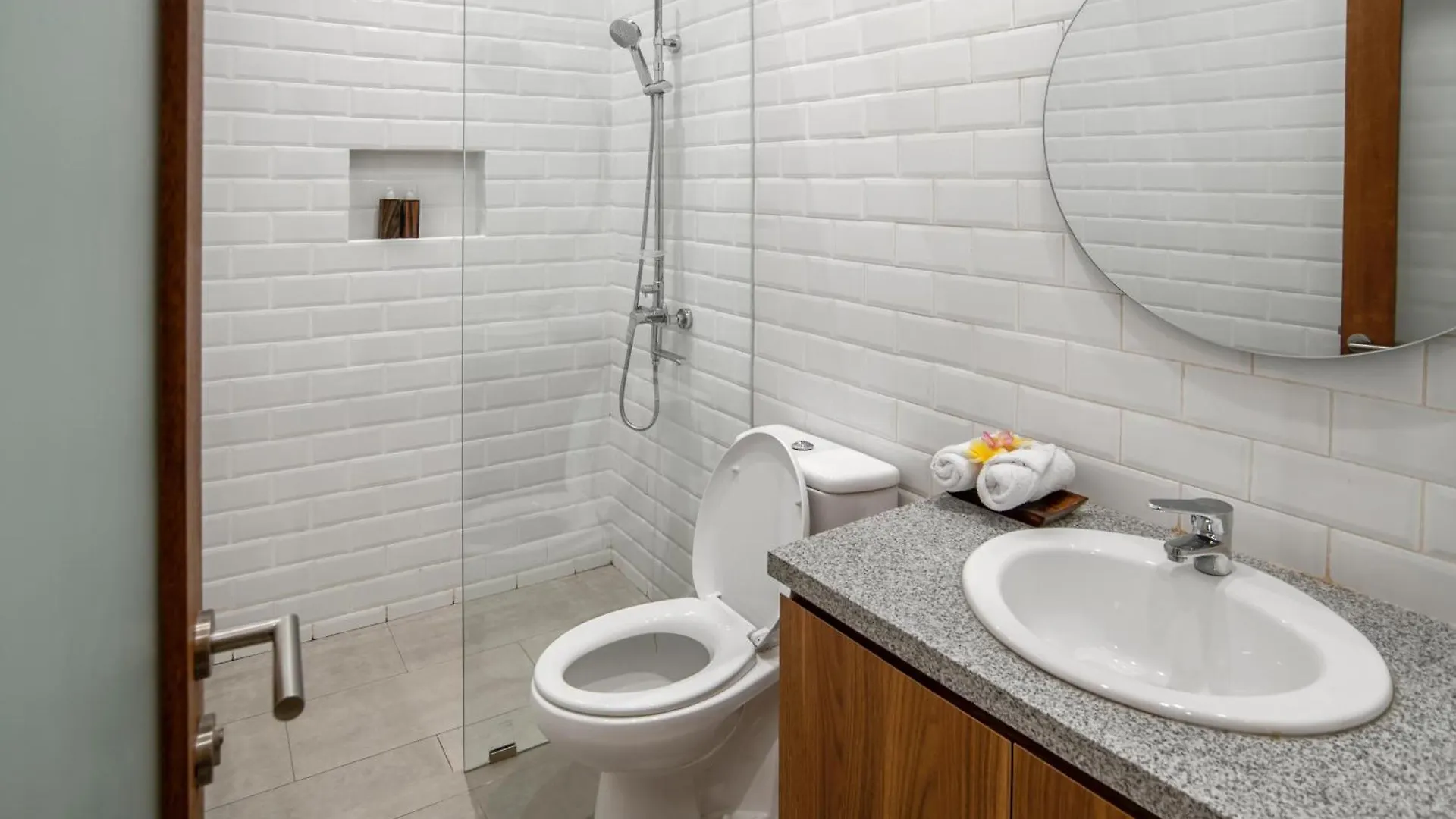 Adikara Apartment By Betterplace Canggu